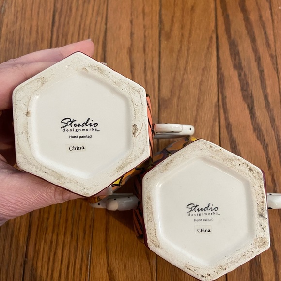 Hand painted Sugar and Creamer Set by Studio Design Works - Picture 8 of 8